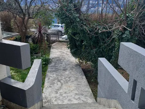 Rent, two bedroom apartment, 54m², Dobrota, Kotor - image 1