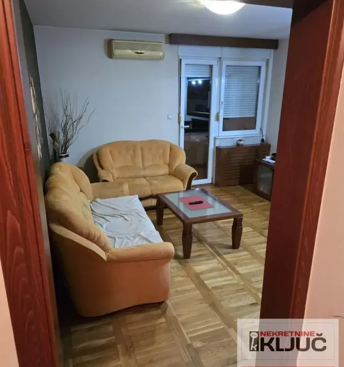 Izdavanje, jednosoban stan, 44m², Nova Detelinara, Novi Sad Sve Podlokacije