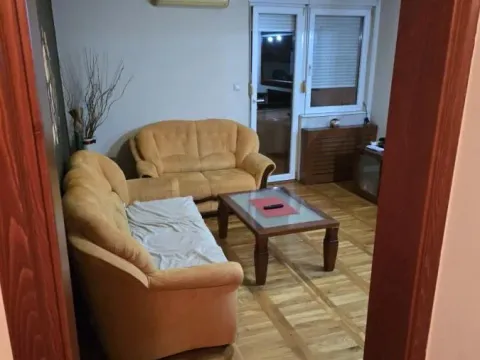 Izdavanje, jednosoban stan, 44m², Nova Detelinara, Novi Sad Sve Podlokacije