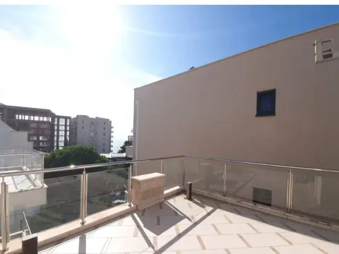 Sale, three bedroom apartment, 171m², Petrovac, Budva - image 7