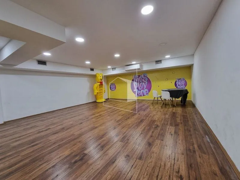 Sale, office space, 351m², Blok 5, Podgorica