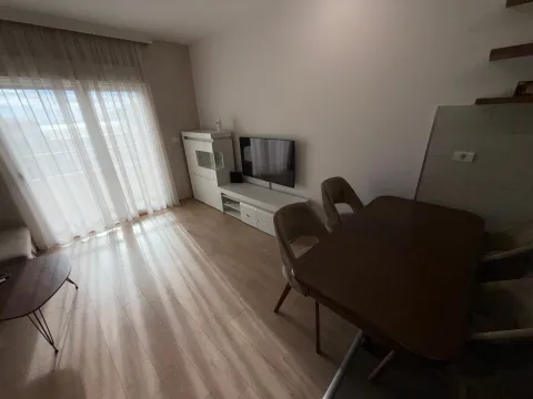 Izdavanje, dvosoban stan, 75m², City Kvart, Podgorica - image 3