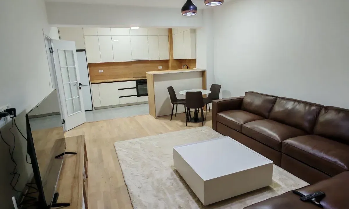 Izdavanje, dvosoban stan, 80m², Momišići, Podgorica