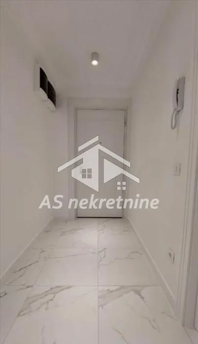 Izdavanje, dvosoban stan, 38m², Čubura, Beograd
