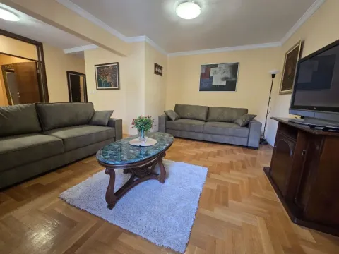 Prodaja, dvosoban stan, 74m², Centar, Budva - image 1