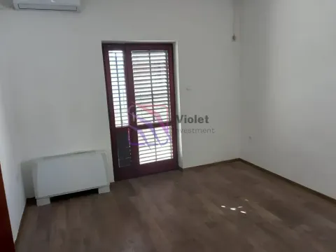 Sale, house, 340m², Tološi, Podgorica - image 5