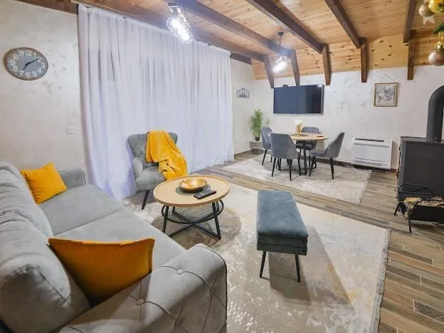 Prodaja, kuća, 218m², Motički gaj, Žabljak