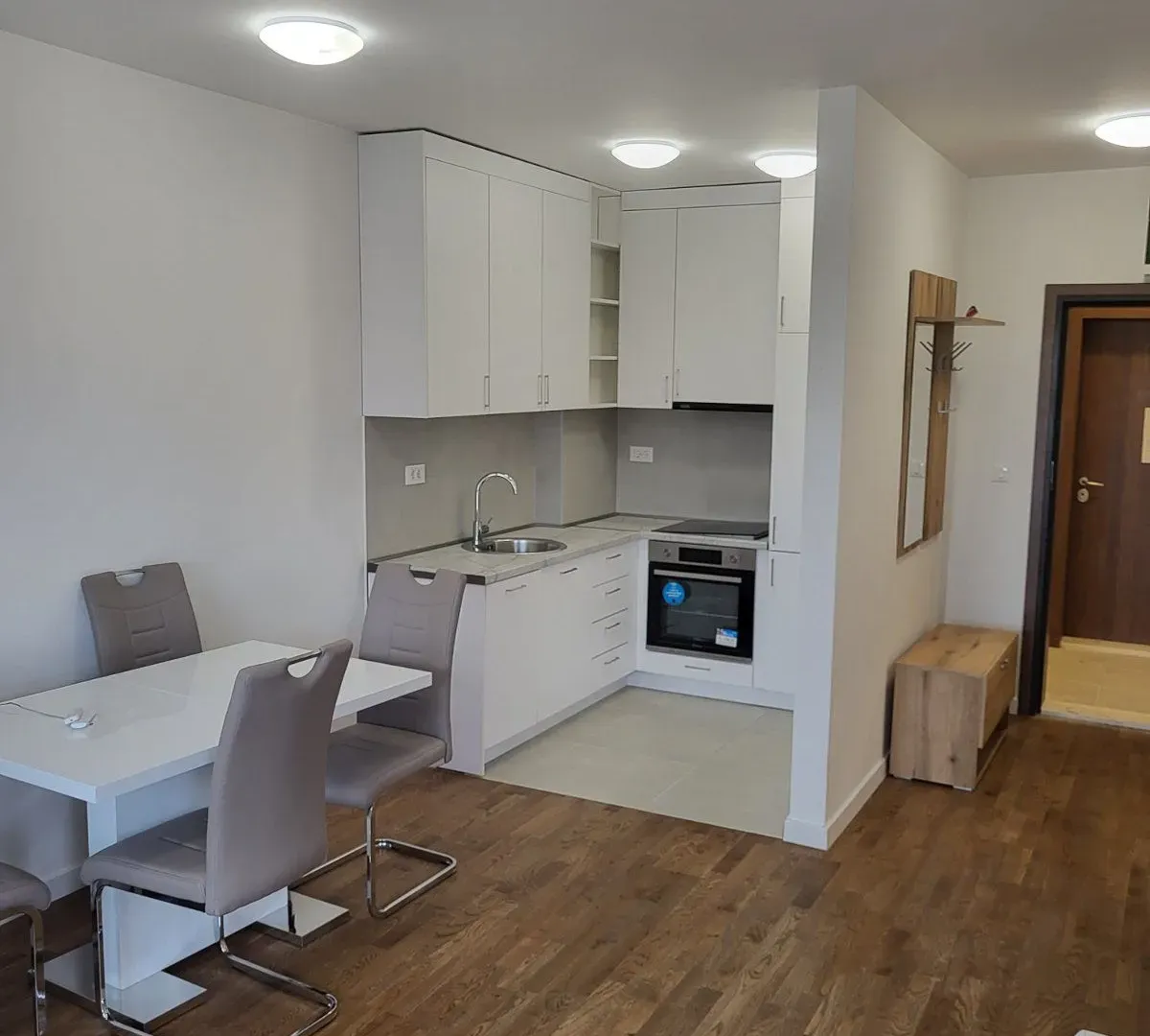 Izdavanje, jednosoban stan, 47m², Stari Aerodrom, Podgorica