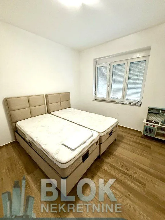 Izdavanje, dvosoban stan, 70m², Centar, Podgorica