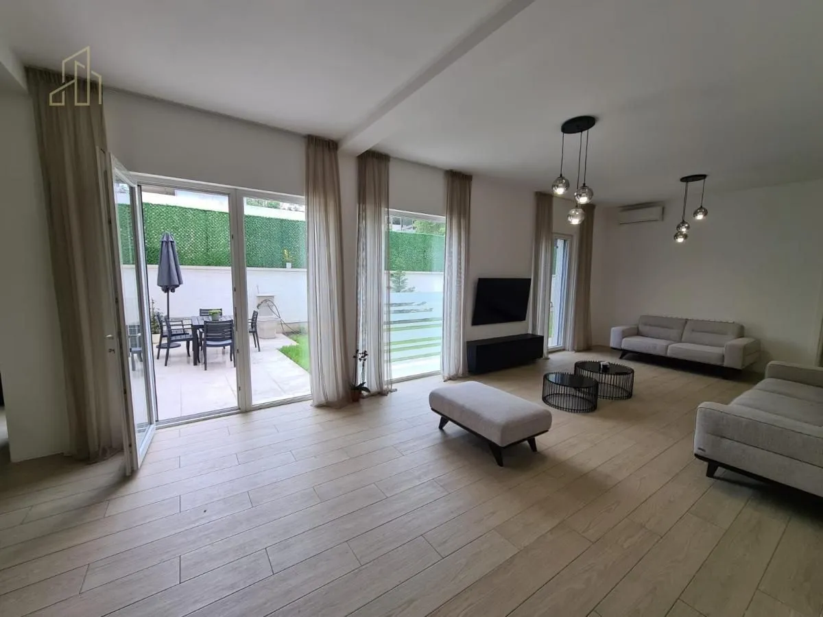 Prodaja, stan, 220m², Savski Venac, Beograd