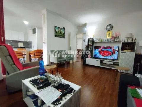 Prodaja, trosoban stan, 72m², Lazarevo, Zrenjanin - image 2