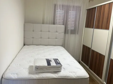 Rent, three bedroom apartment, 90m², Kotor, Crna Gora - image 8