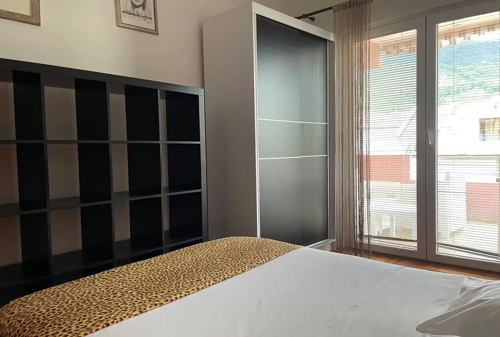 Izdavanje, jednosoban stan, 84m², Bonići, Tivat