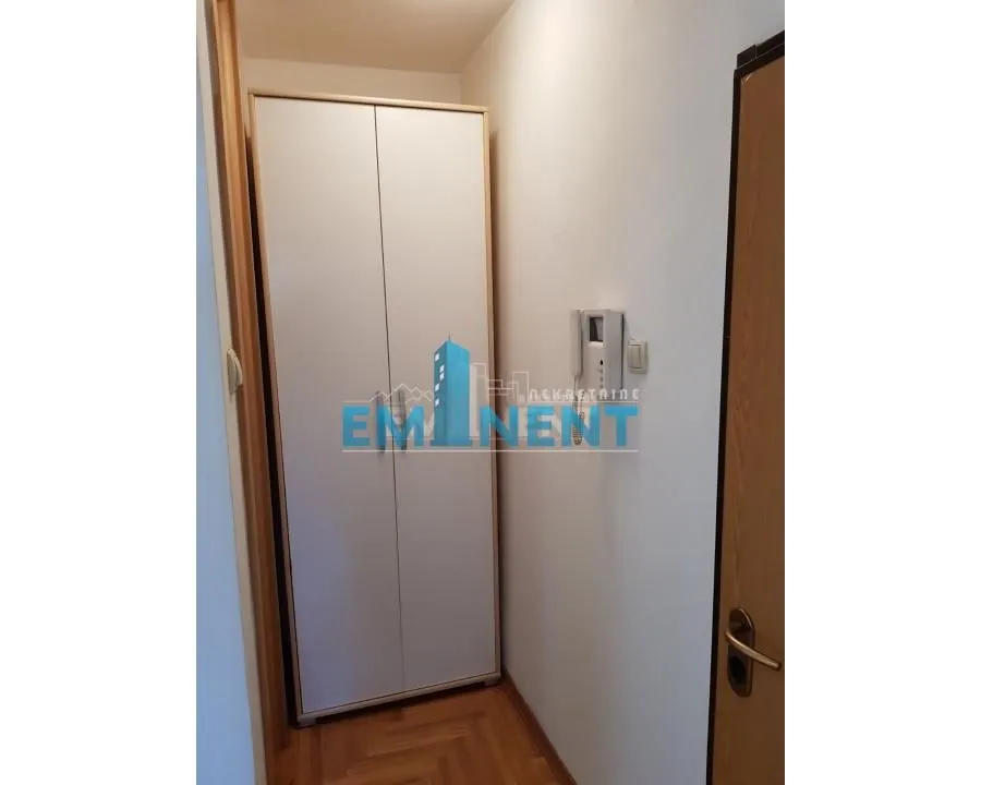 Izdavanje, trosoban stan, 92m², Novi Beograd Blok 29, Novi Beograd Sve Podlokacije