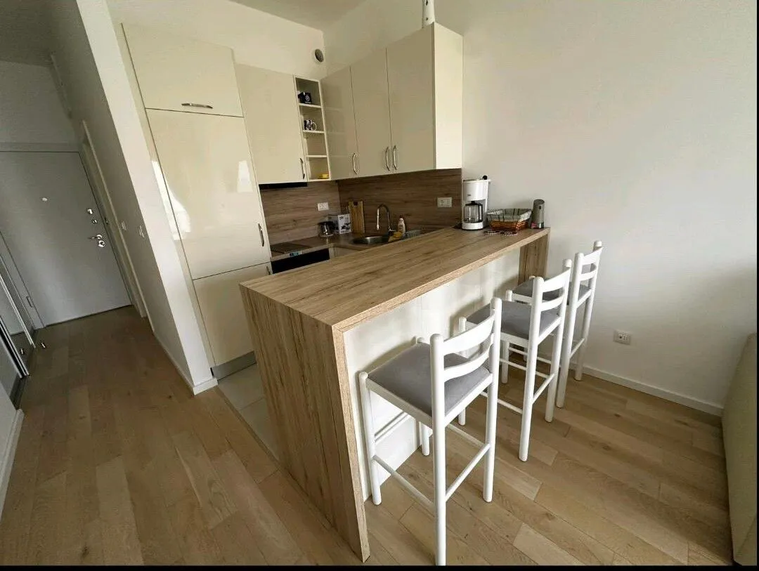 Izdavanje, jednosoban stan, 35m², Centar, Bar