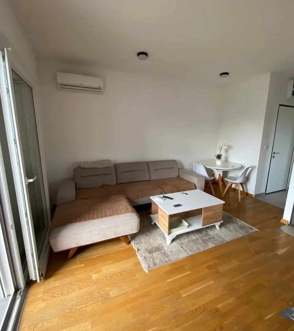 Rent, one bedroom apartment, 40m², Stari Aerodrom, Podgorica