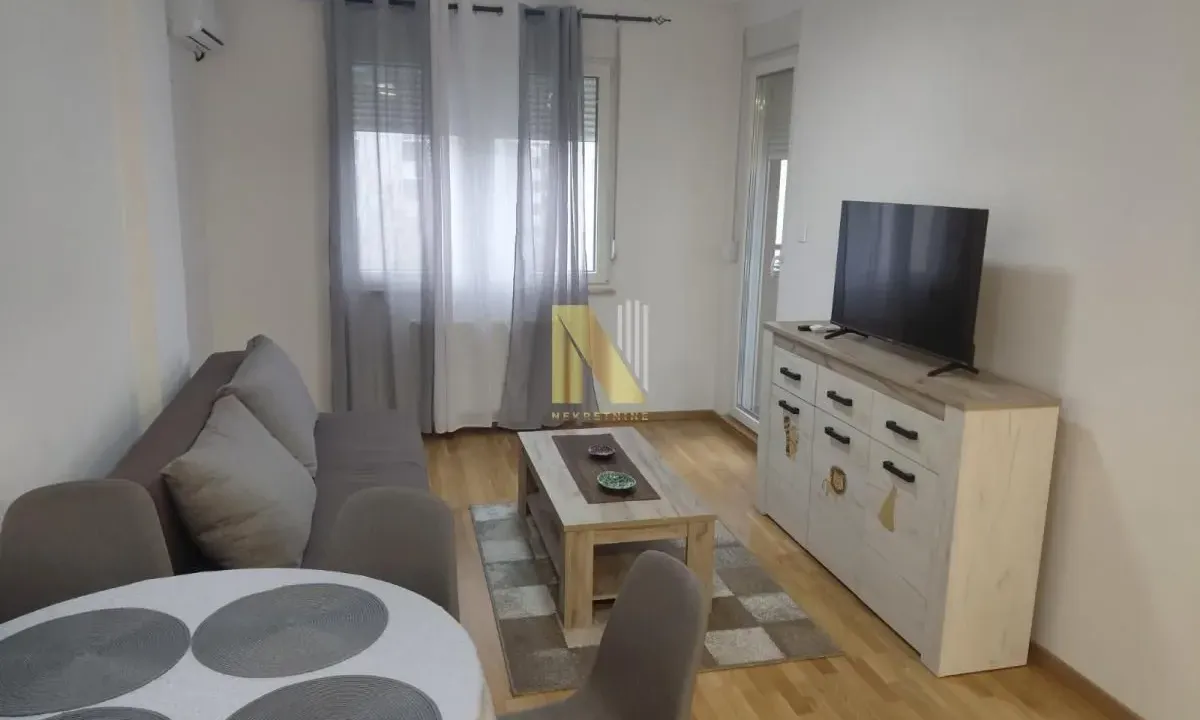 Izdavanje, jednosoban stan, 44m², Avijatičarsko naselje, Novi Sad Sve Podlokacije