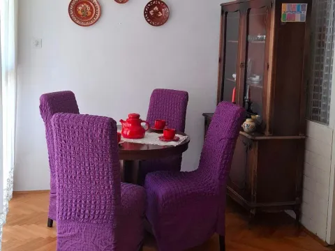 Izdavanje, dvosoban stan, 86m², Blok 5, Podgorica - image 9