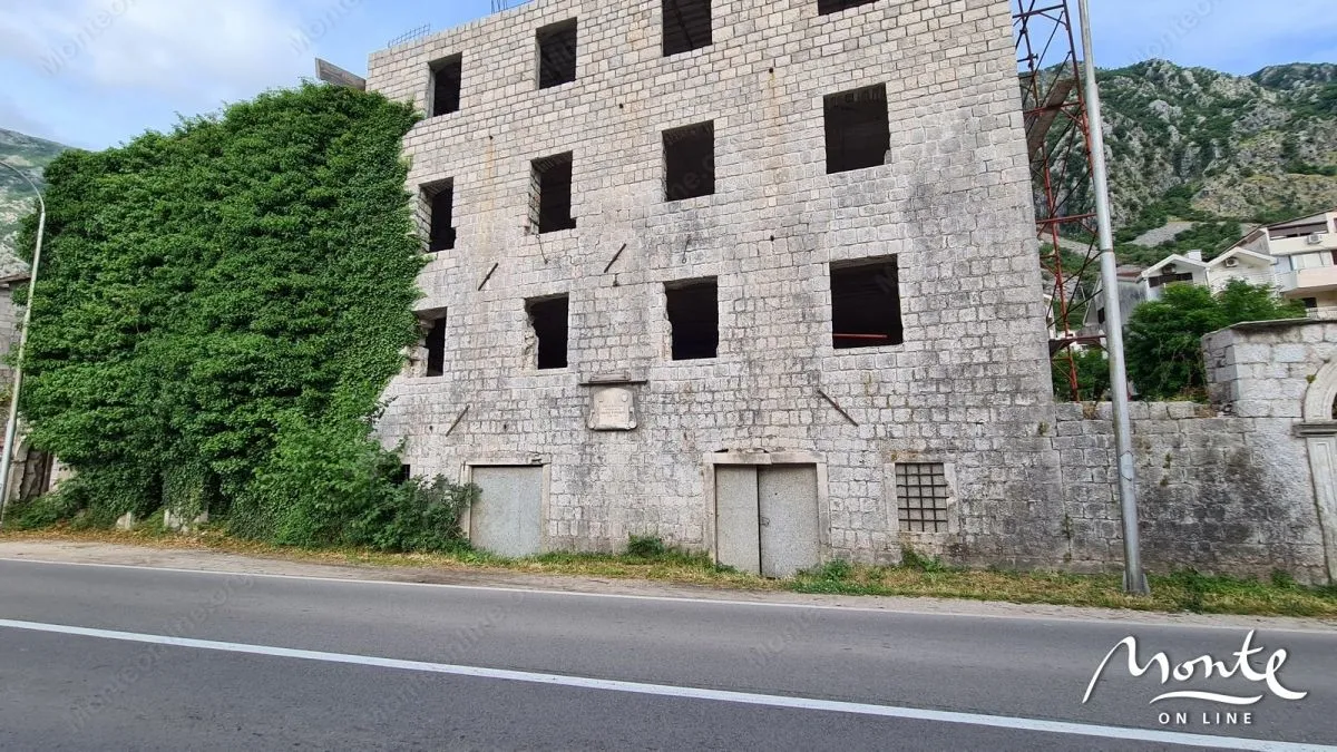 Sale, land lot, 1800m², Risan, Kotor