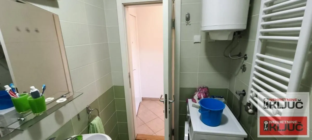 Izdavanje, garsonjera, 27m², Grbavica, Novi Sad Sve Podlokacije