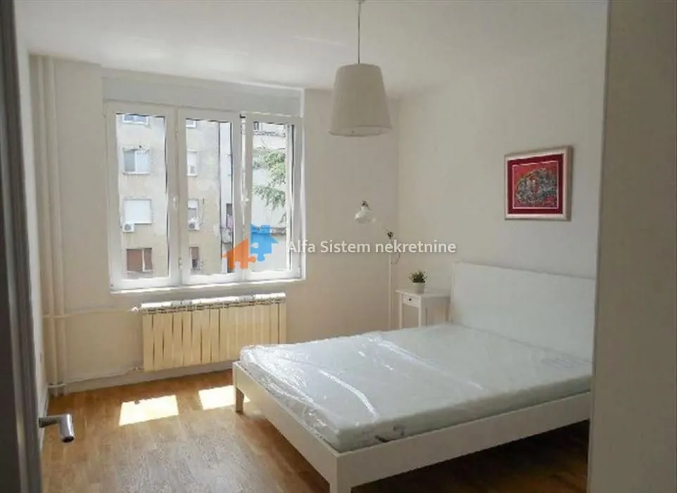 Rent, two bedroom apartment, 56m², Vračar Sve Podlokacije, Beograd