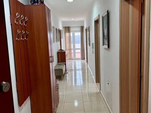 Rent, three bedroom apartment, 140m², Sutomore, Bar - image 2