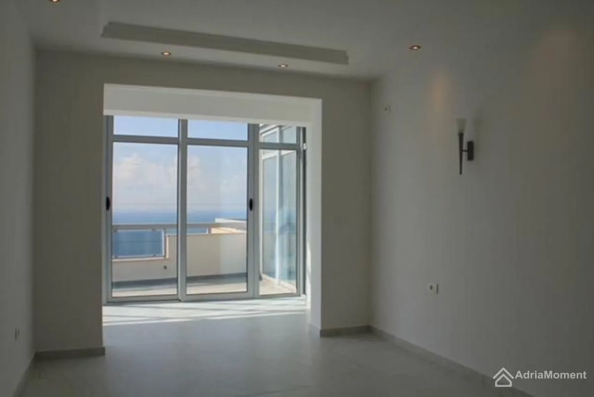 Sale, four bedroom apartment, 240m², Dobre Vode, Bar