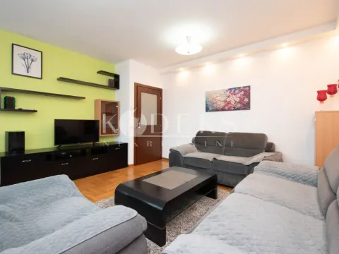 Rent, two bedroom apartment, 73m², Dalmatinska ulica, Podgorica - image 2