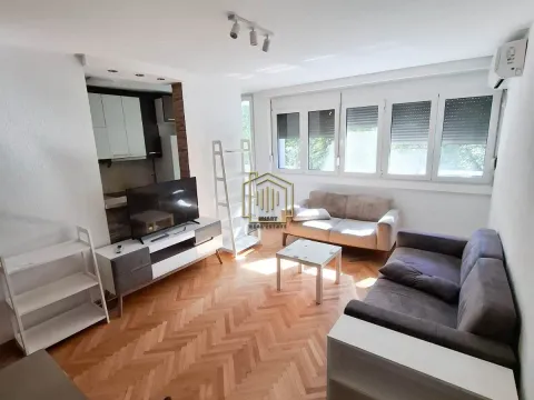 Izdavanje, dvosoban stan, 71m², Zabjelo, Podgorica