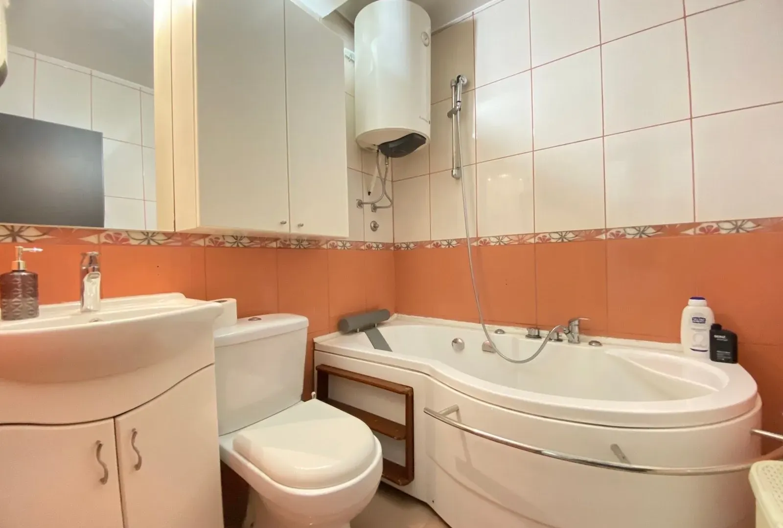 Prodaja, dvosoban stan, 90m², Centar, Podgorica