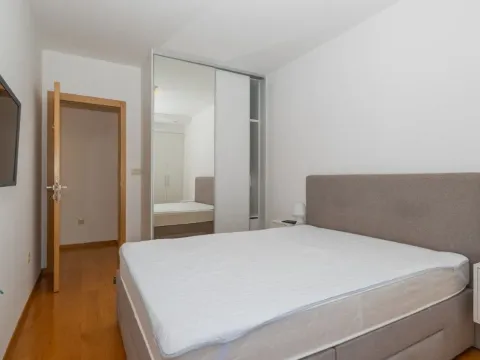 Rent, one bedroom apartment, 101m², Preko Morače, Podgorica - image 9