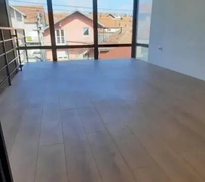 Izdavanje, poslovni prostor, 55m², Vašarište, Kragujevac - image 12