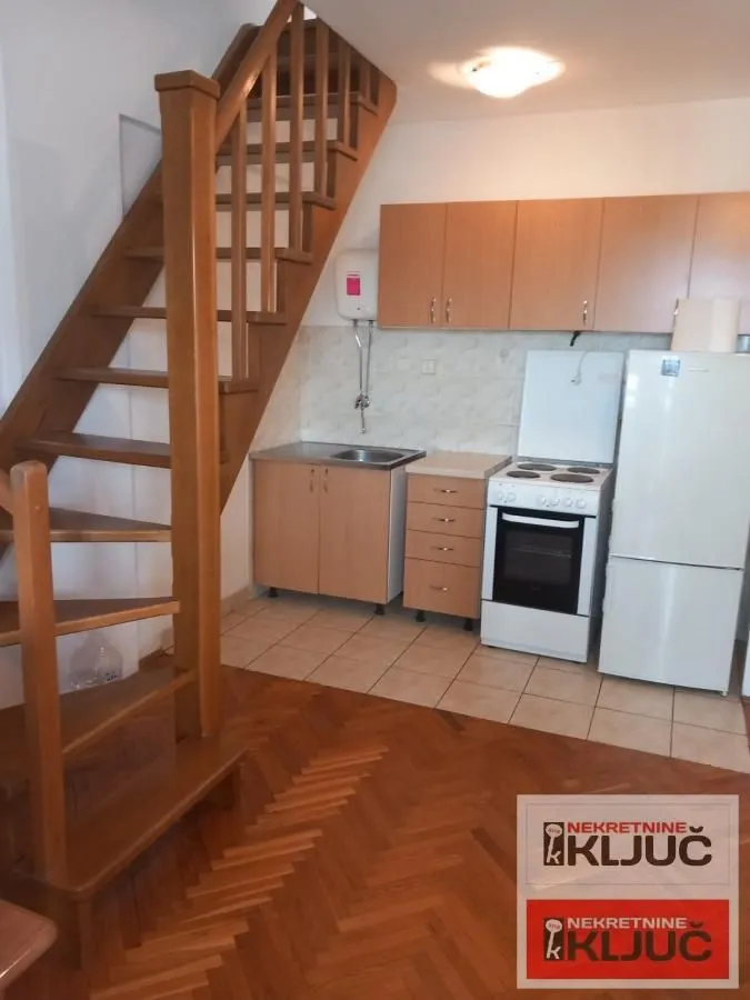 Prodaja, trosoban stan, 45m², Bulevar Oslobodjenja, Novi Sad Sve Podlokacije