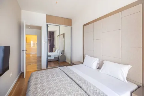 Izdavanje, jednosoban stan, 77m², Tre Canne, Budva - image 25