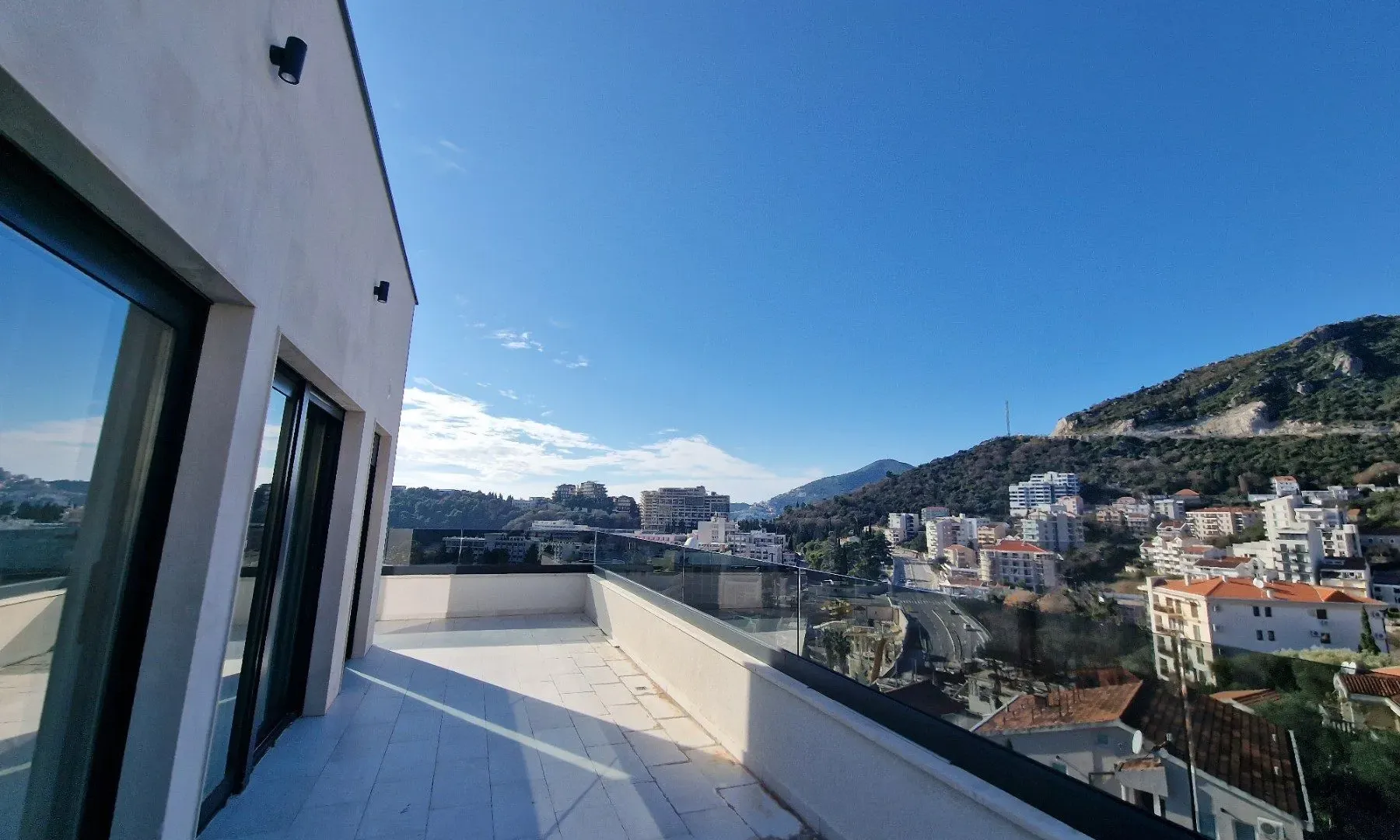 Sale, two bedroom apartment, 135m², Bečići, Budva
