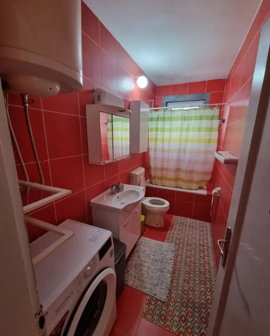 Izdavanje, jednosoban stan, 53m², Centar, Podgorica