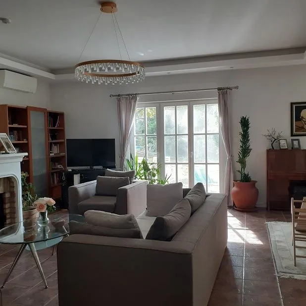Izdavanje, kuća, 280m², Zvezdara Sve Podlokacije, Beograd