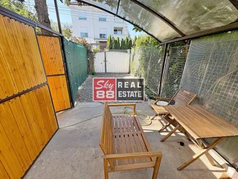 Izdavanje, trosoban stan, 110m², Senjak, Beograd - image 12