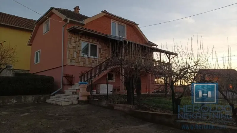 Prodaja, kuća, 500m², Despotovac, Srbija