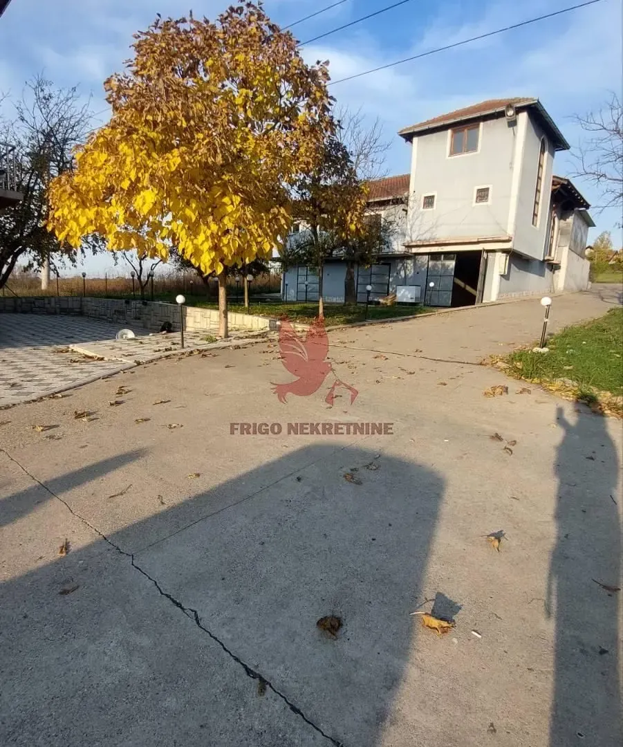 Prodaja, kuća, 997m², Rabrovac, Mladenovac