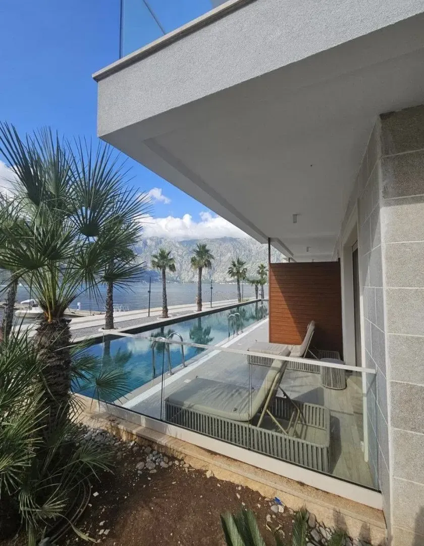 Sale, three bedroom apartment, 108m², Dobrota, Kotor