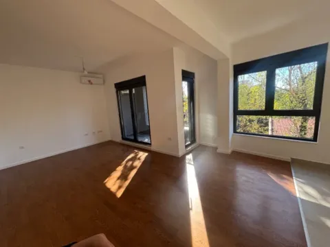 Prodaja, dvosoban stan, 68m², Zagorič, Podgorica