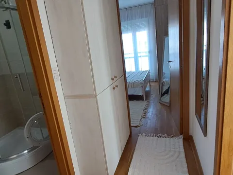 Izdavanje, jednosoban stan, 50m², City Kvart, Podgorica - image 7