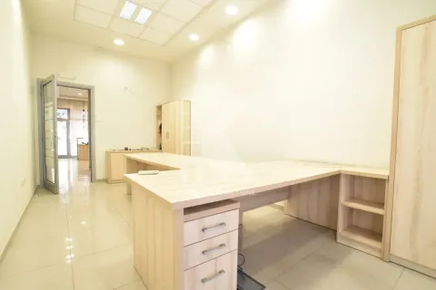 Rent, office space, 155m², Stari Aerodrom, Podgorica - image 2
