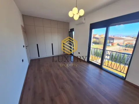 Prodaja, kuća, 141m², Gornja Gorica, Podgorica - image 7