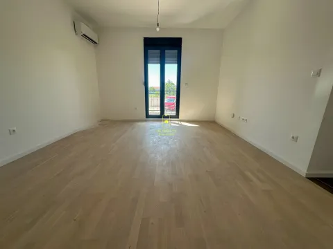 Prodaja, jednosoban stan, 48m², Tološi, Podgorica - image 1