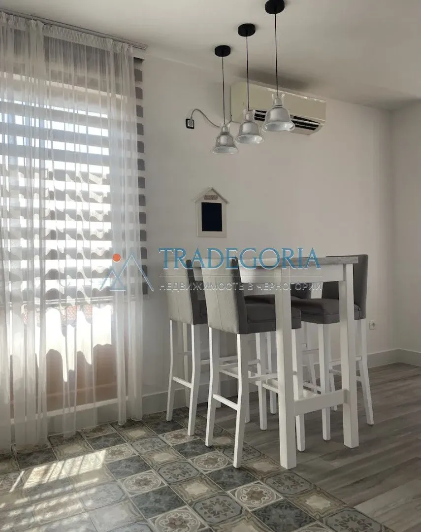 Prodaja, četvorosoban stan, 222m², Dobra Voda, Bar