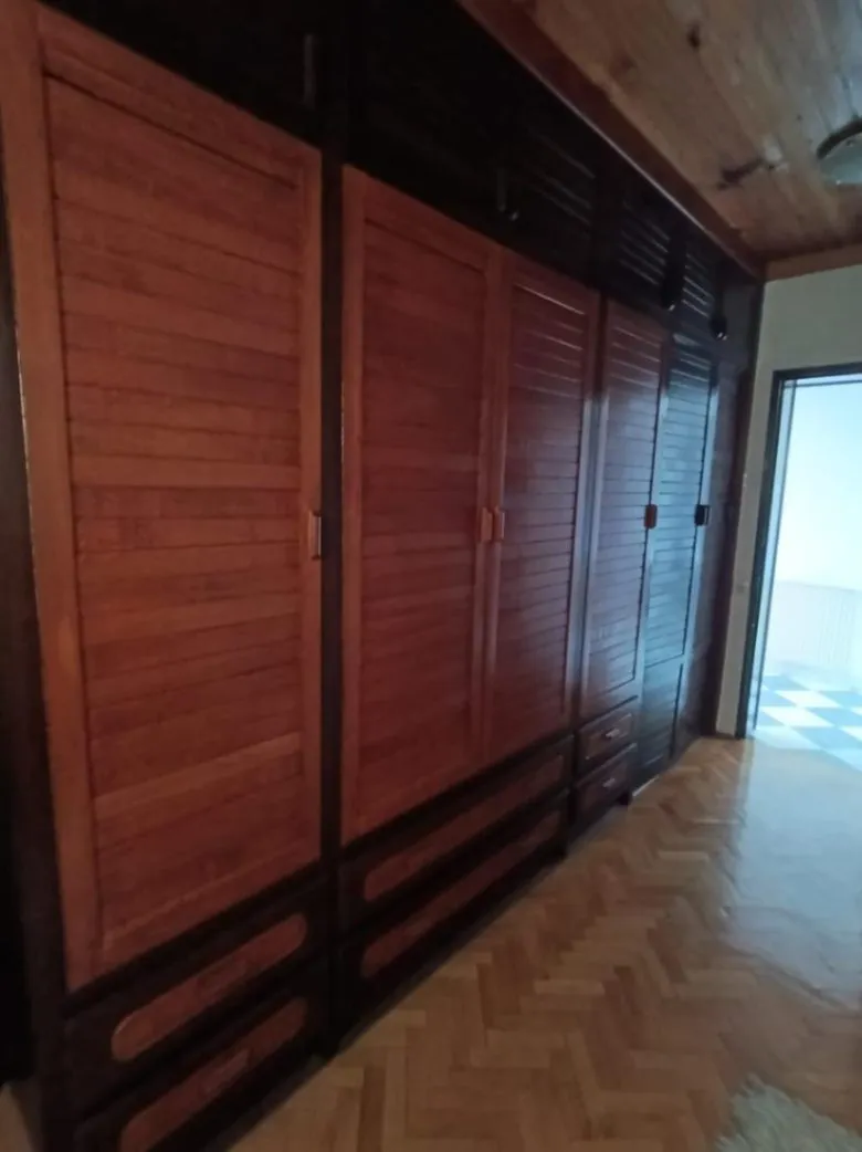 Rent, house, 200m², Centar, Bar