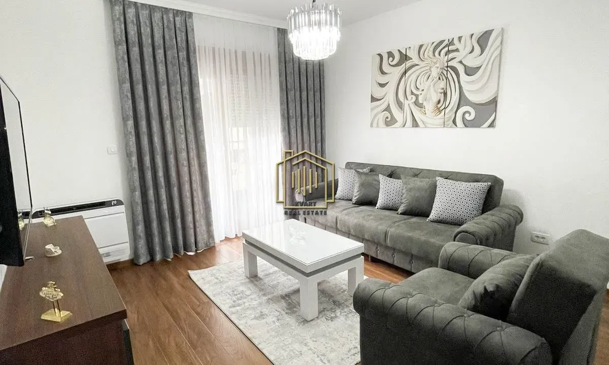 Izdavanje, dvosoban stan, 69m², Master Kvart, Podgorica