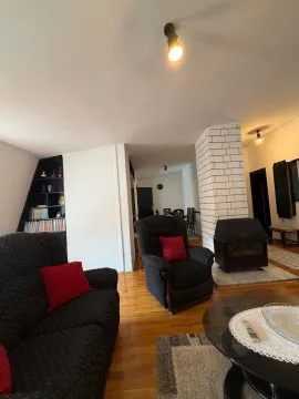 Izdavanje, dvosoban stan, 82m², Centar, Cetinje - image 10
